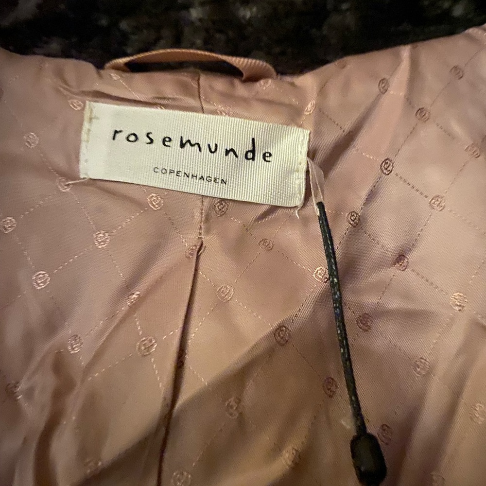 Women’s Jacket - Picture 5 of 10